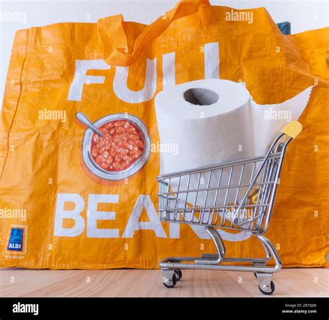 Toilet Roll Rationing Hi Res Stock Photography And Images Alamy