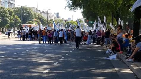 Organizaciones Sociales Cortan La Avenida De Julio La General Paz Y