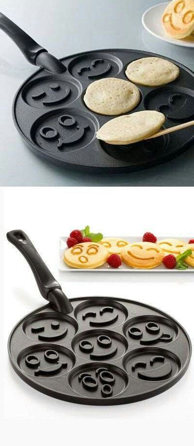 Smiley Face Pancake Pan Pancake Pan Cool Kitchen Gadgets Cool Kitchens