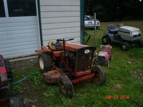 Simplicity Landlord Pulling Work Tractor