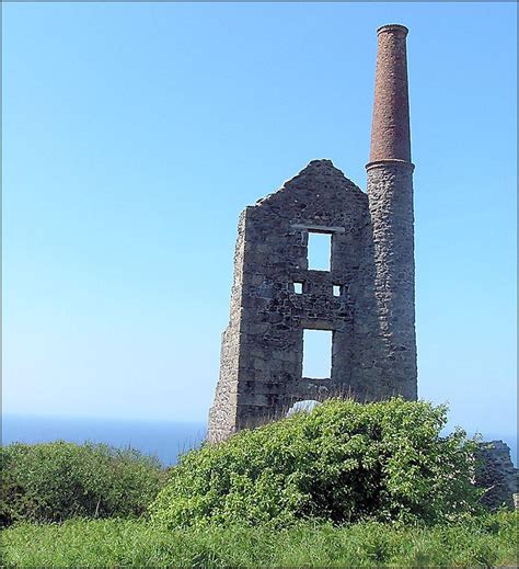 Abandoned And Derelictbeautiful Derelict Tin Mine Cornwall Abandoned Ruin