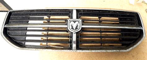 2007 2012 Dodge Caliber Front Grille 0052107 Ebay