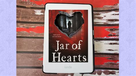 Book Review: Jar of Hearts | Jennifer Hillier - Zainey Laney