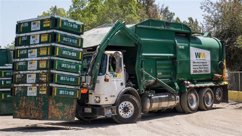 Waste Management Autocar Amrep Front Loader Garbage Truck On Insta Bins