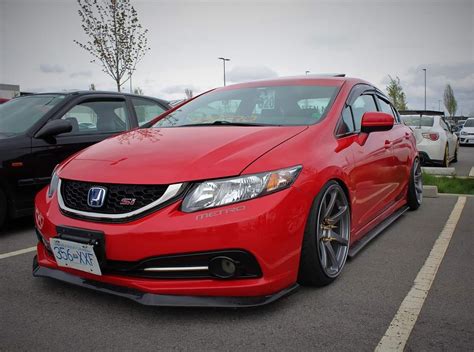 Slammed Civic Si