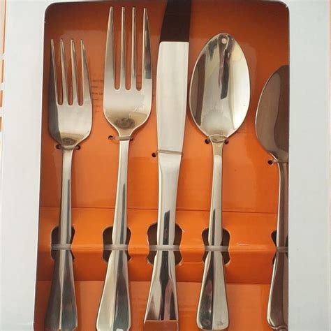 Flatware Set- 20 Piece - Handy Housewife