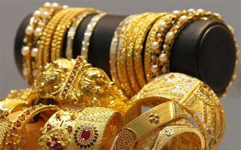 Gold Prices In Pakistan Jump Up By Rs Per Tola Hum News