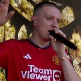 Nocontextsport On Twitter Uk Rapper Aitch Appears To Don Manchester