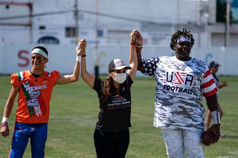 Inaugura alcaldesa de Cancún evento internacional de fútbol americano