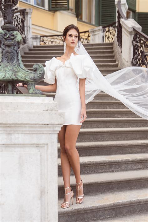 Krótka suknia ślubna z bufiastymi rękawami 2123-Maxima - Evita