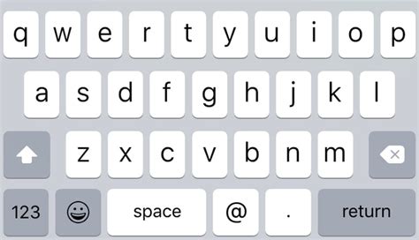 A lowercase keyboard | iOS 9 Features | POPSUGAR Tech Photo 2