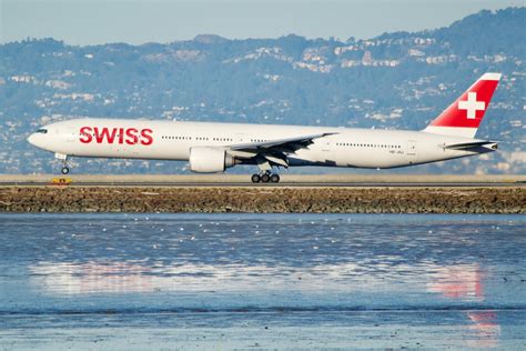 Swiss International Boeing 777 300 HB JNJ W Reflection DSC 0136 1