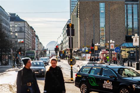 How do we create safe and sustainable roads? - Smart City Sweden
