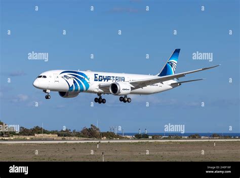 Boeing 787 9 Dreamliner Su Get Egyptair Hi Res Stock Photography And