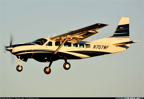 Cessna 208 - | Aviation Photo #4081171 | Airliners.net