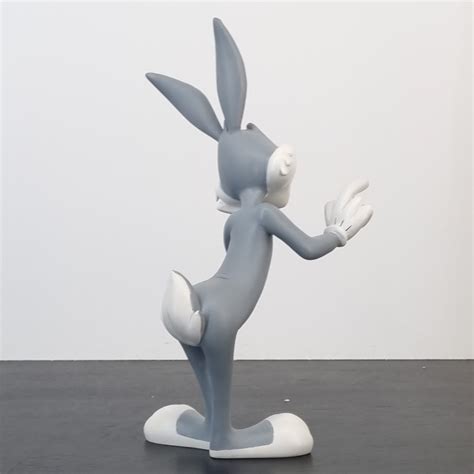 Classic Bugs Bunny statue by Peter Mook - Looney Tunes