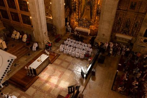 Top Aussicht Auf Katholische Priester Besuch Der Corpus Christi Masse