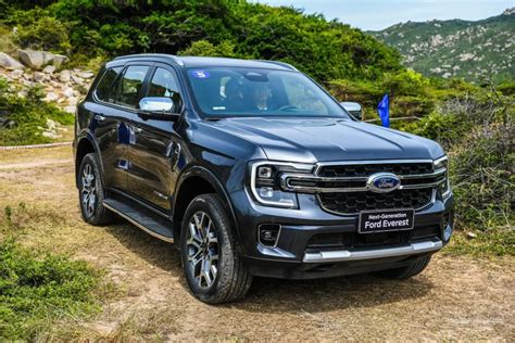 Đánh giá Ford Everest trong năm 2024 Giá khuyến mãi nội ngoại thất