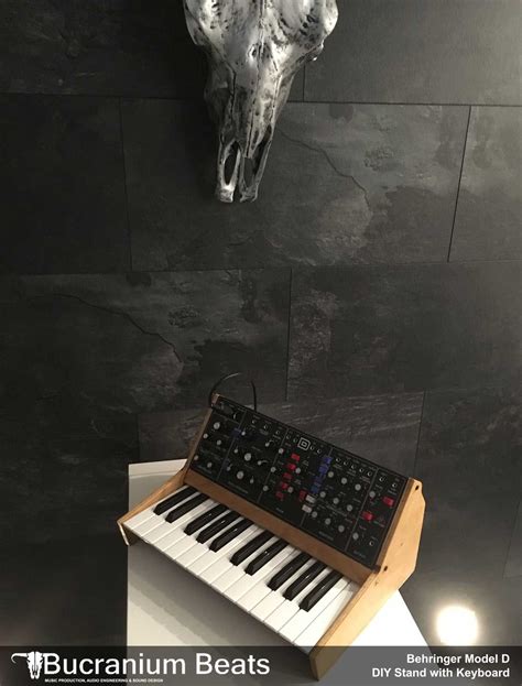 Behringer Model D – DIY Stand with Keyboard – bucranium-beats.com ...