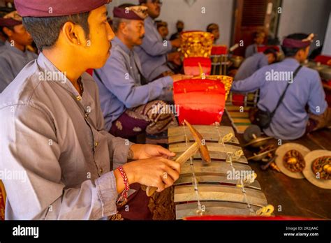 Gamelan saron gangsa hi-res stock photography and images - Alamy