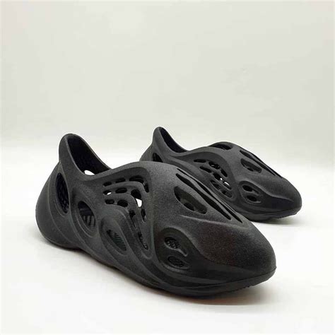 Женские шлепанцы Адидас Изи буст фоам (Adidas Yeezy boost Foam ...