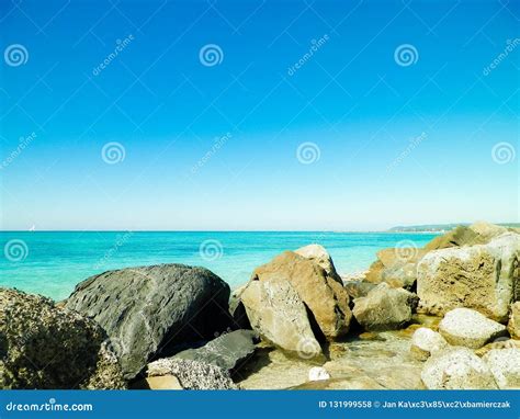 Piedras En La Playa En Vada Italia Foto De Archivo Imagen De Turismo