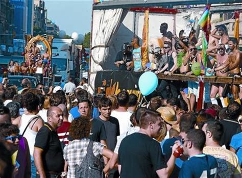 Barcelona Capital Gay De Verano