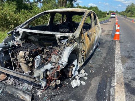 Veículo pega fogo na RSC 287 em Venâncio Aires