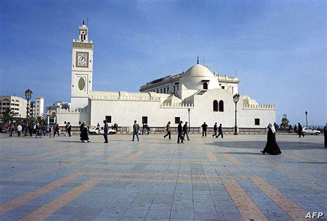 ساحة الشهداء الجزائر العاصمة