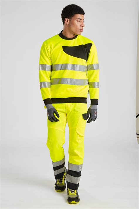 Essential Builders Workwear: Ensuring Safety, Functionality, and