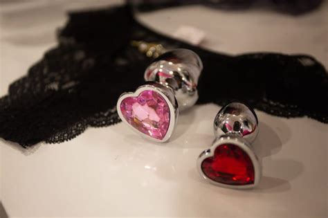 Casal de turistas é acusado de furtar plug anal em sex shop de Ipanema Metrópoles