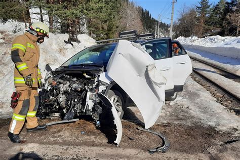 Lok Erfasst Pkw Auf Bahn Bergang In Assling Dolomitenstadt