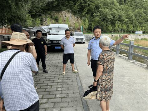 八旬老太来汉中游玩，被困深山！老人留坝县家属