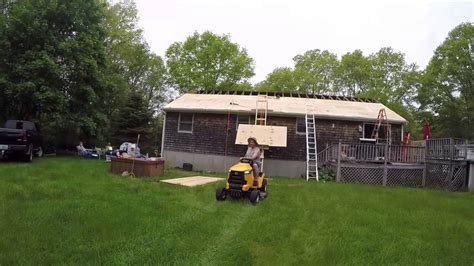 Homemade Shingle Elevator Lift For Roofing Youtube