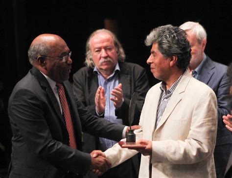 Filósofo Juan José Bautista Segales recibió Premio Libertador al