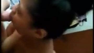 Une Salope De Singapore Suce Une Bite Porn