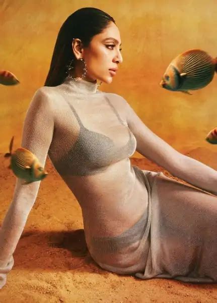 Sobhita Dhulipala Top 20 Hot Pics And Photo