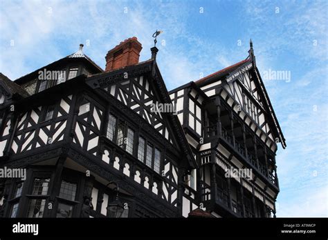 A Tudor Style Building Stock Photo Alamy