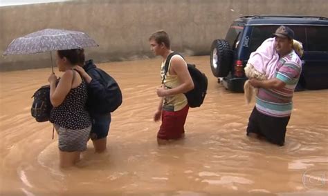 Chuvas Fortes Causam Alagamentos No Es E Deixam Desabrigados Em Vila