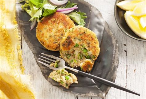 Pink salmon patties | Salmon patties, Savoury food, Seafood recipes