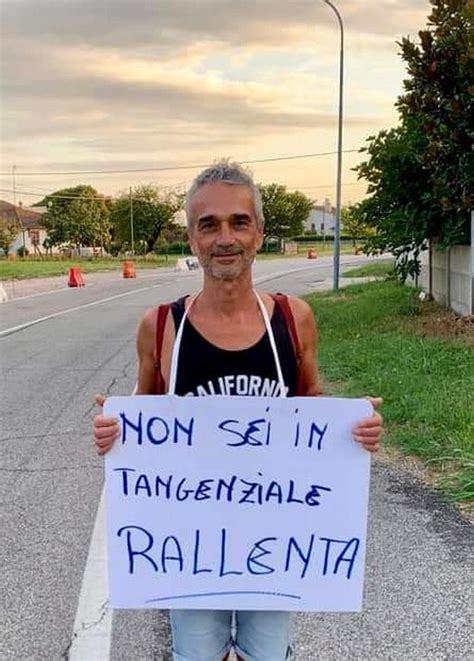 Berra Nonseiintangenziale Singolare Protesta Di Fabrizio Ghizio