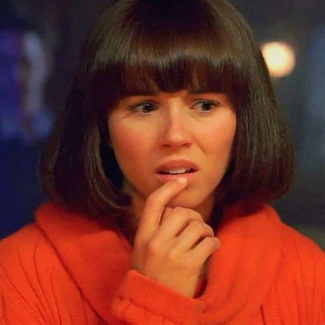 Pin By Ivan Hernandez On Linda Edna Cardellini In 2022 Hot Celebrity