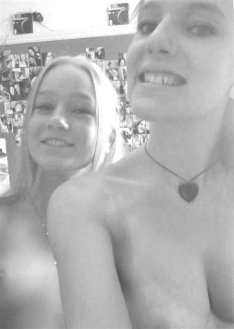 Never Really Thought Id Be Naked Around My Sister Scrolller