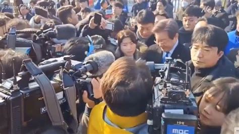 Footage Shows South Korean Opposition Leader Stabbed In Neck