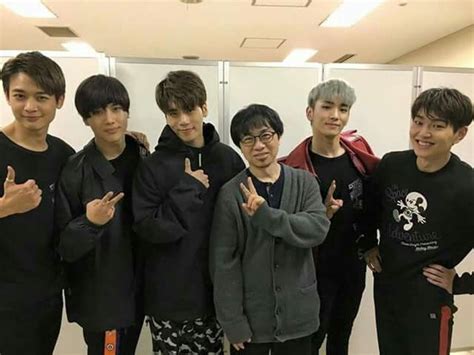 Shinee With Kimi No Nawa Your Name Director Shinkai Makoto He