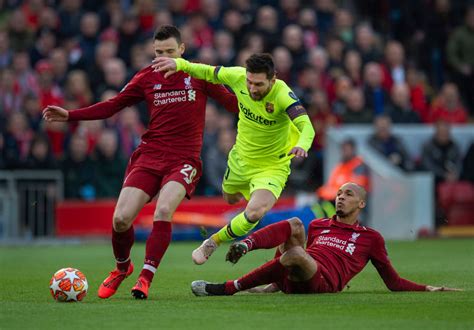 Andy Robertson Lifts The Lid In Pushing Lionel Messi At Anfield The Focus