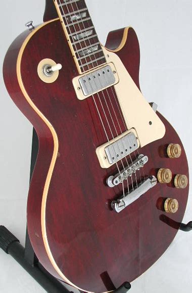 1976 Gibson Les Paul Deluxe, Wine Red finish >> Vintage Guitar and Bass