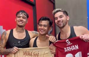 pemain berdarah indonesia saling sikut  laga bangkok united