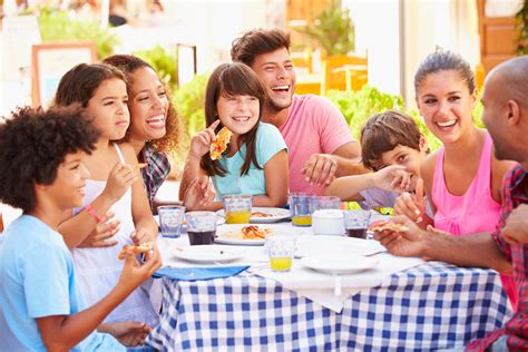 Los Beneficios De Comer En Familia NUMAR