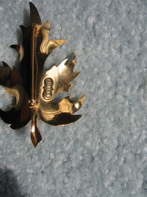 Vintage Lisner Gold Tone Leaf Brooch For Sale Antiques Classifieds